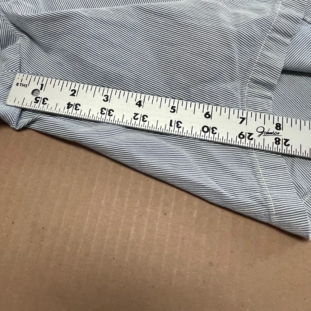 Banana Republic Men's Size 32 Seersucker Blue/White Belted Back Hidden‎ Closure